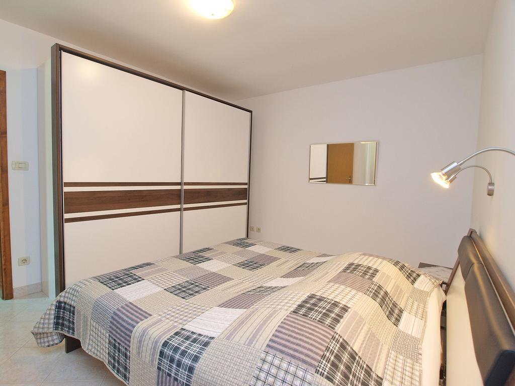 Apartments Milan 1457 Rovinj Exterior photo
