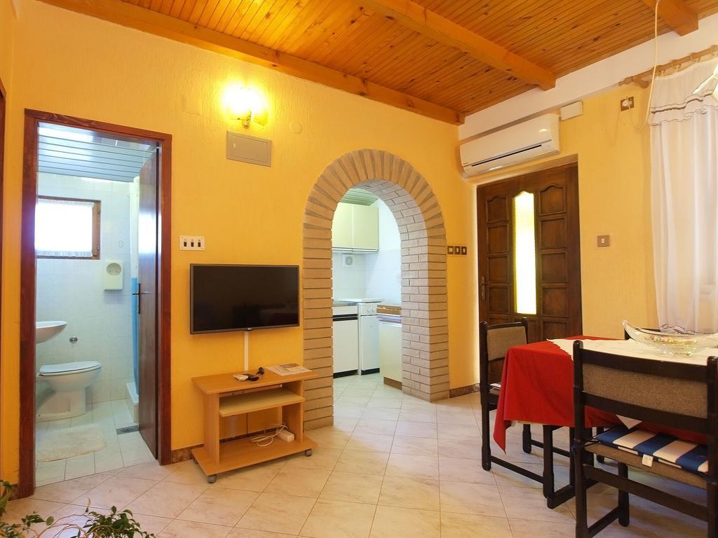 Apartments Milan 1457 Rovinj Exterior photo