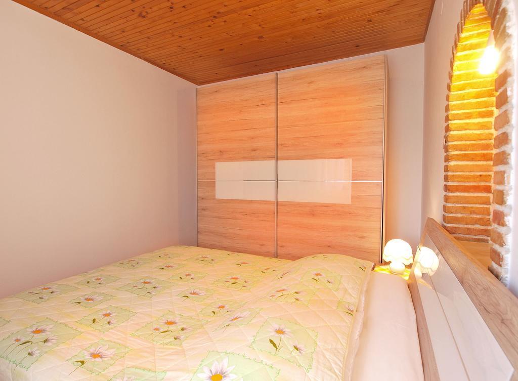 Apartments Milan 1457 Rovinj Exterior photo