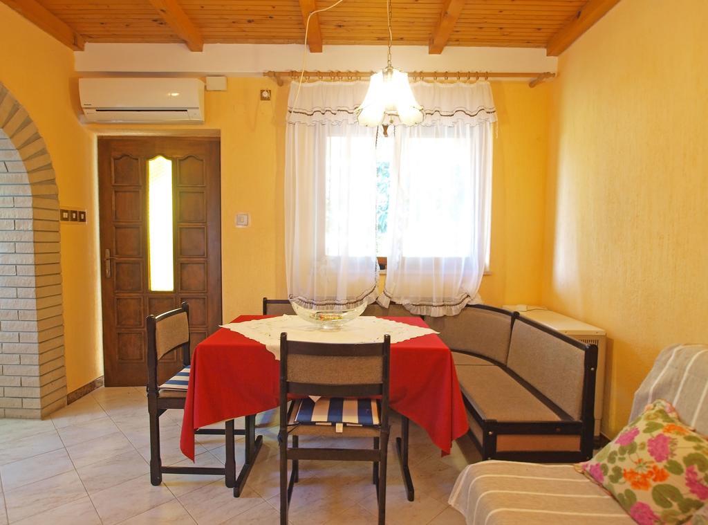 Apartments Milan 1457 Rovinj Exterior photo